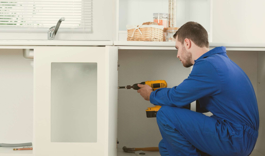 Сборщик кухонной мебели