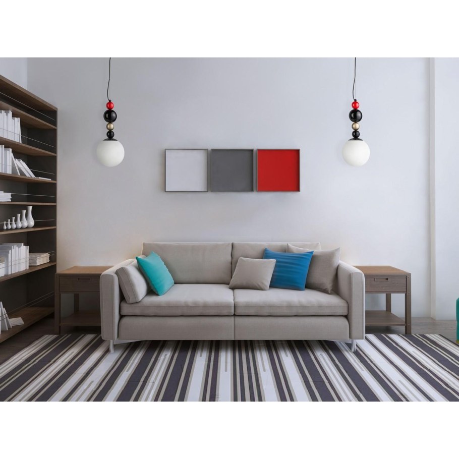 Подвесные светильники над диваном