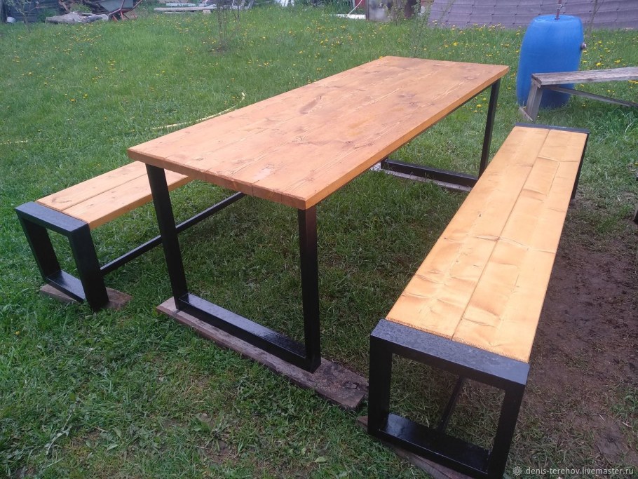 Лавочка со столиком для дачи