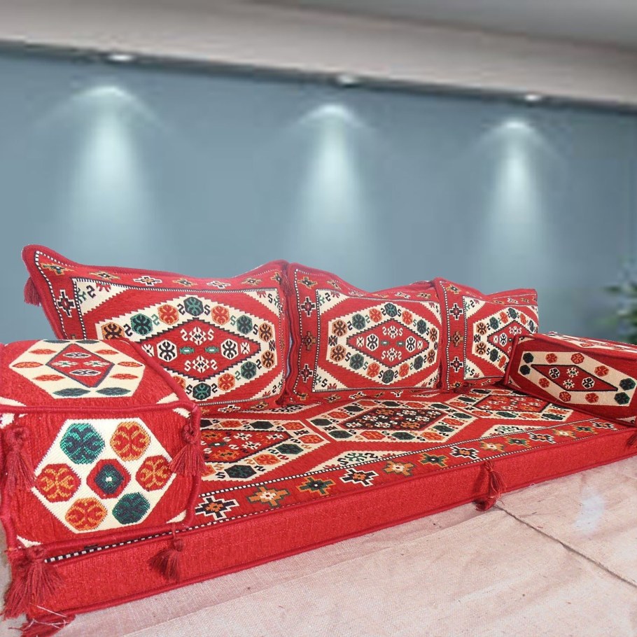 Диван в Восточном стиле