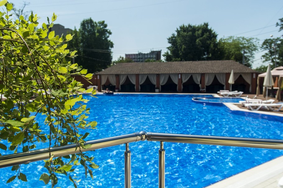 Шери Холл Ростов на Дону бассейн