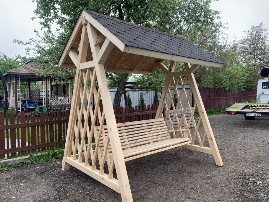 Качели деревянные