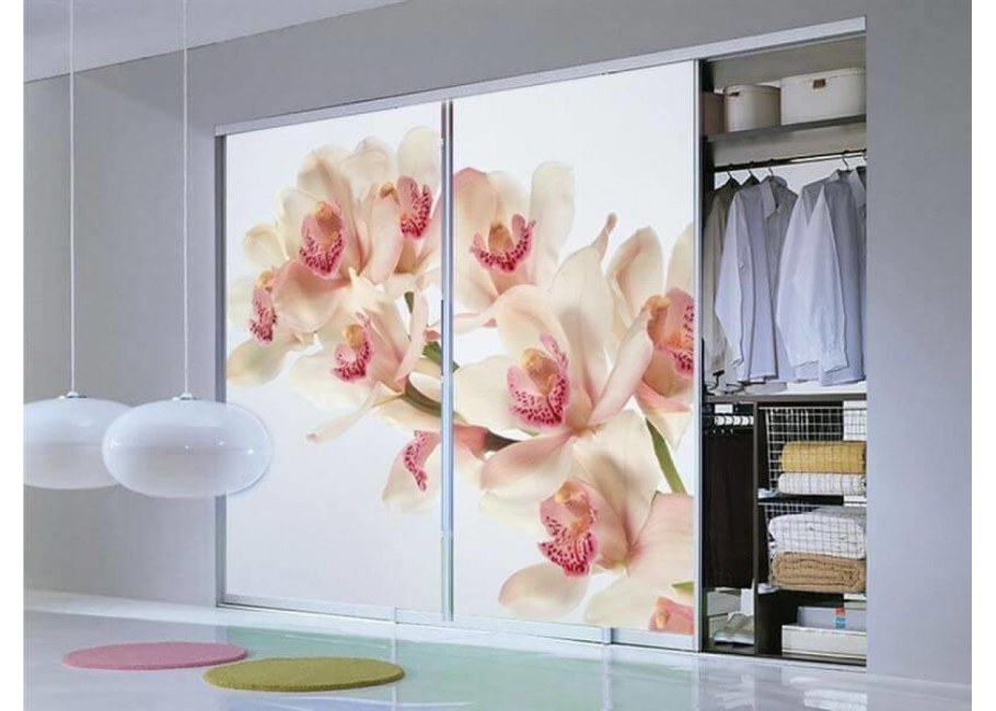 Шкаф купе с цветами