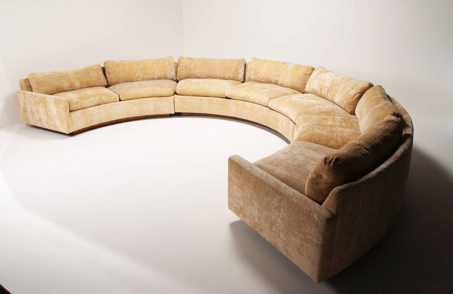 Диван полукруглый