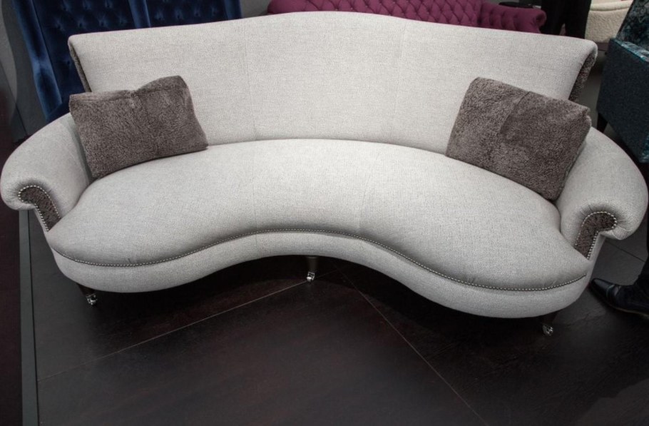 Диван скругленный