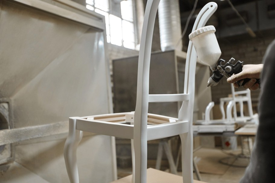 Станок для производства стульев из дерева