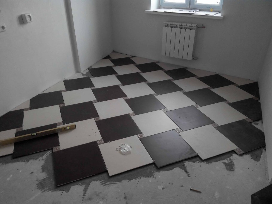 Линолеум в прихожую под плитку