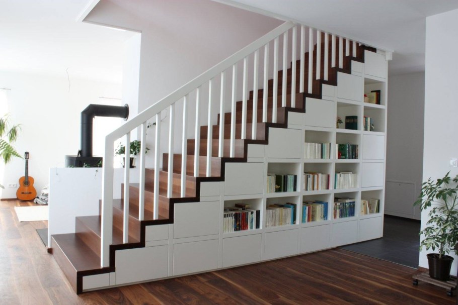 Шкаф под лестницей