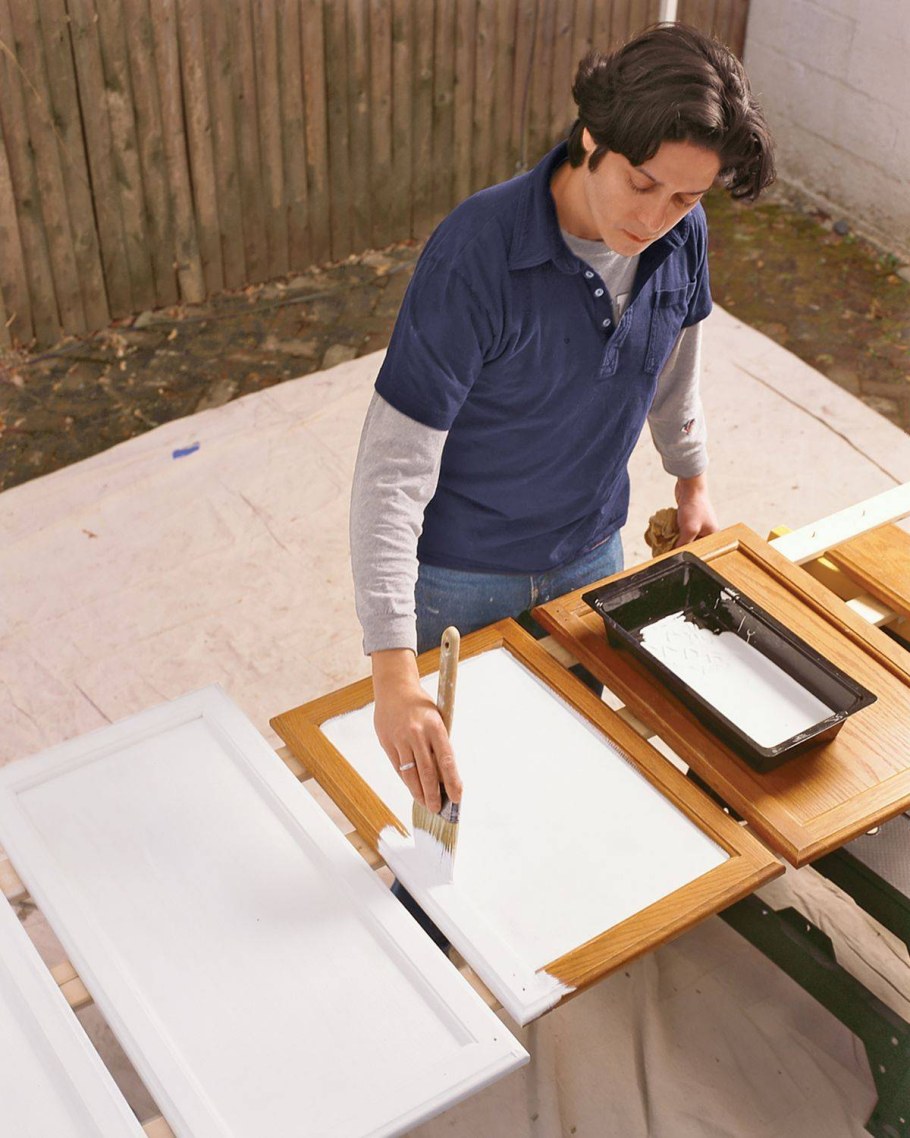 Покраска кухонных фасадов из МДФ своими руками