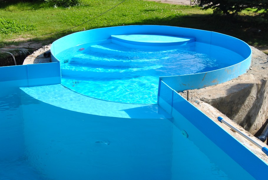 Чаша для бассейна с детской зоной