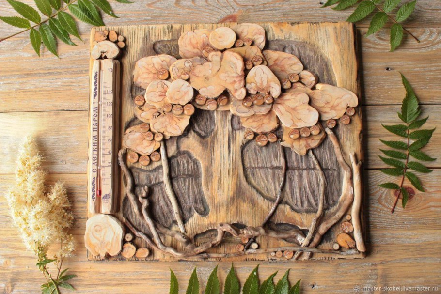 Панно из спилов можжевельника