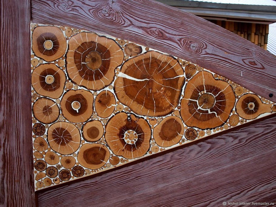 Панно из спилов дерева