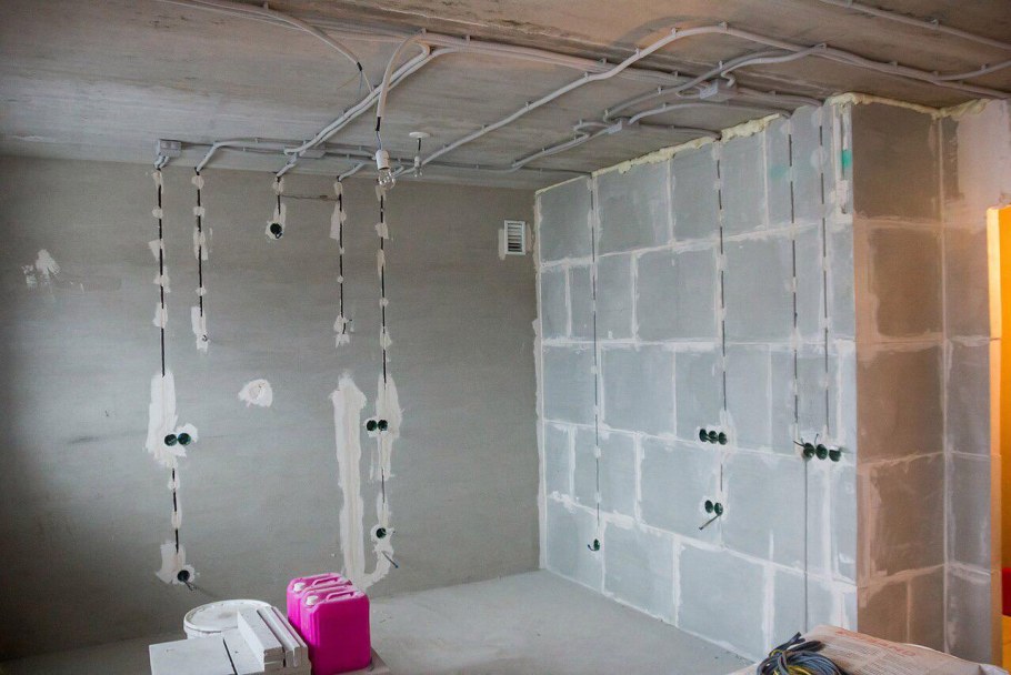 Монтаж проводов в квартире