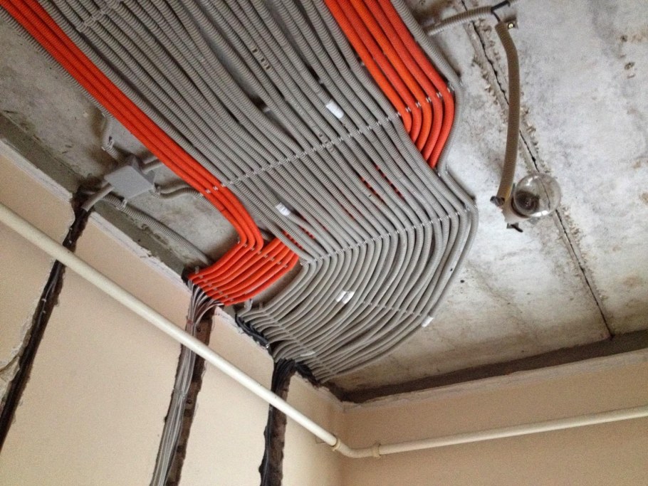 Монтаж проводов в квартире