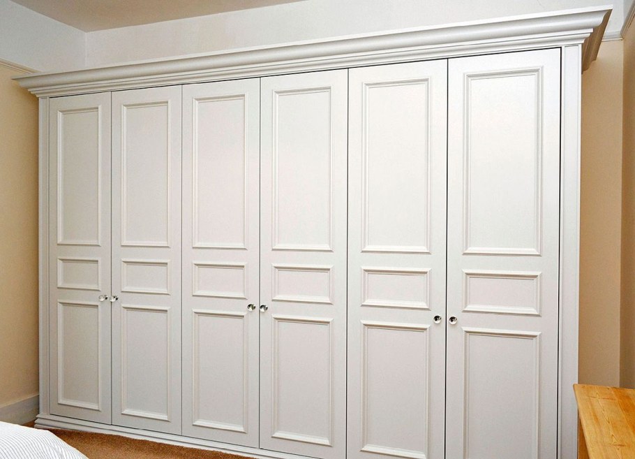 Шкаф классика 3.2.2