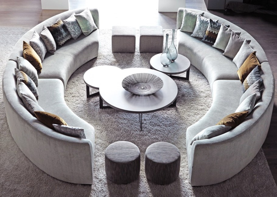 Круглый диван в гостиную