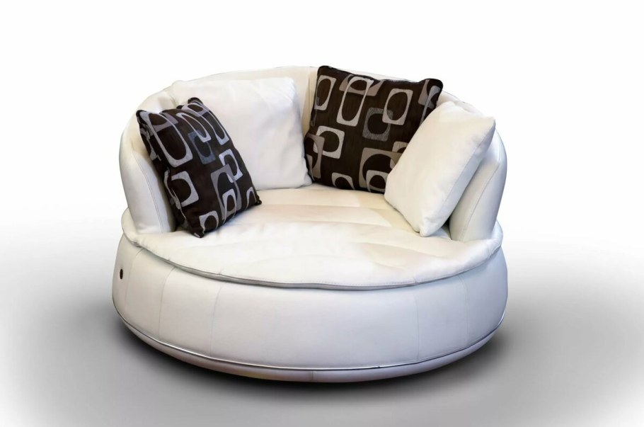 Огромная круглая кровать