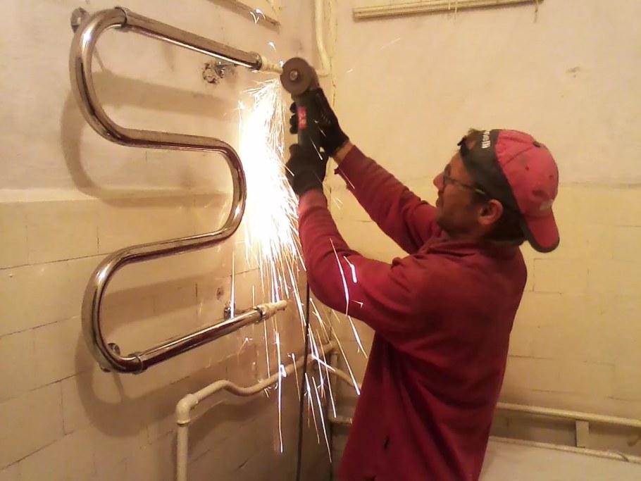 Демонтаж полотенцесушителя