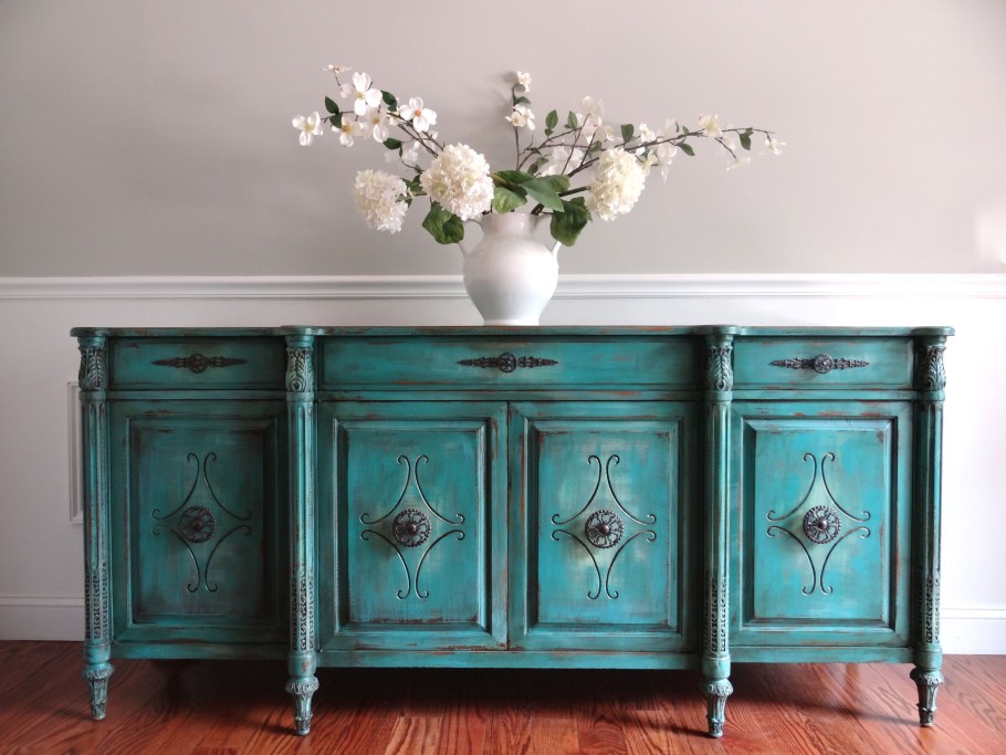 Краска для деревянной мебели