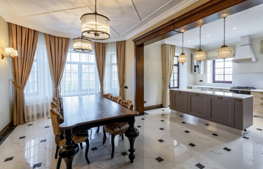 Отделка коттеджа внутри