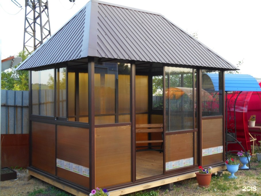 Монолитный поликарбонат беседка
