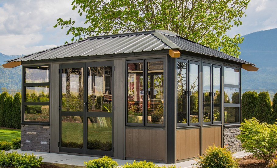 Овальная беседка