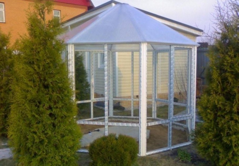 Беседка из алюминиевого профиля