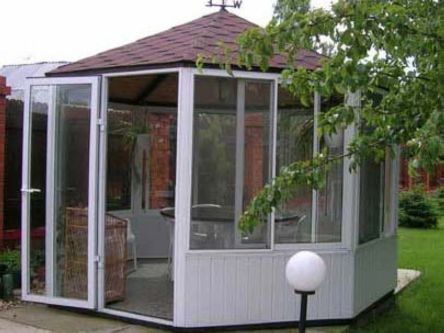 Пластиковые беседки для дачи