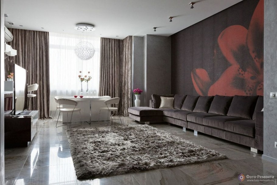 Коврик возле дивана