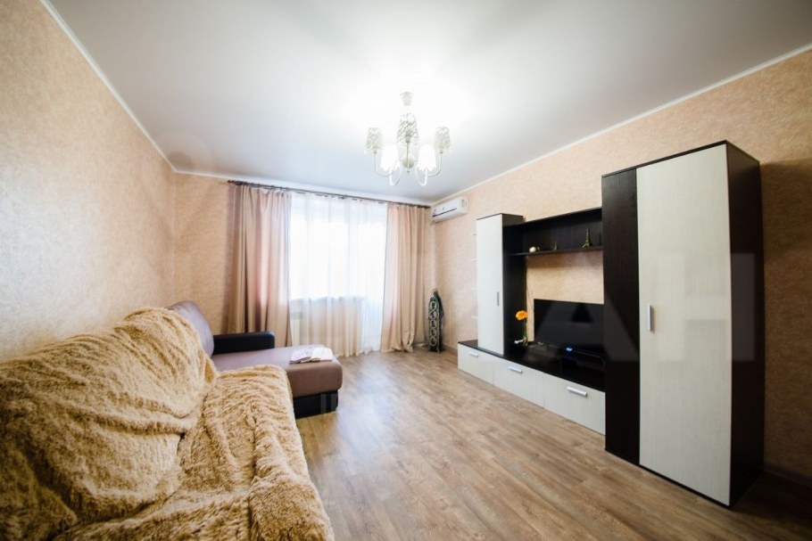 Трехкомнатная квартира в Екатеринбурге