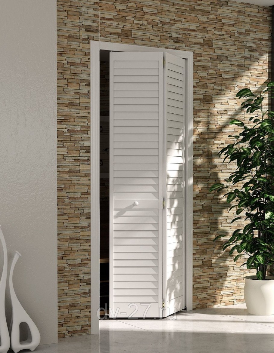 Жалюзийная складная дверь книжка из ПВХ пластика