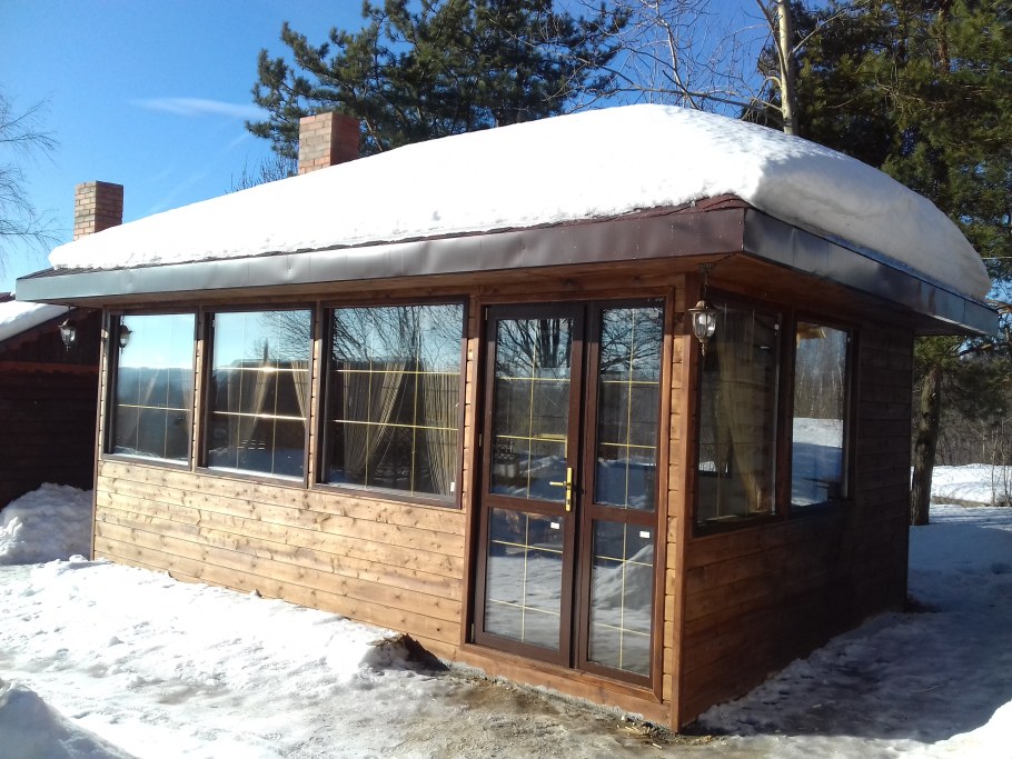 Крытая беседка с мангалом