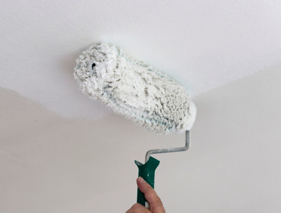 Окраска потолка