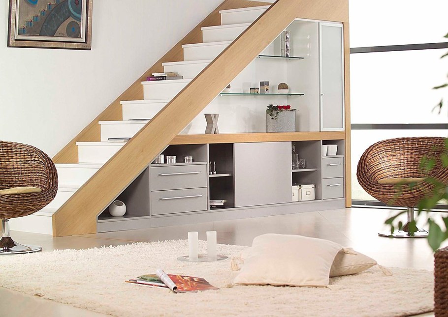 Лестница шкаф на второй этаж