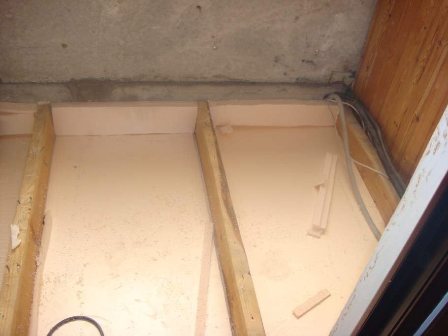 Пол на балконе с подвалом