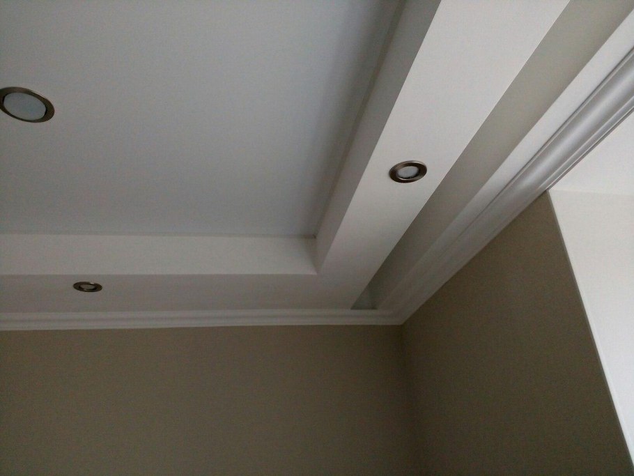 Короб из гипсокартона на потолке