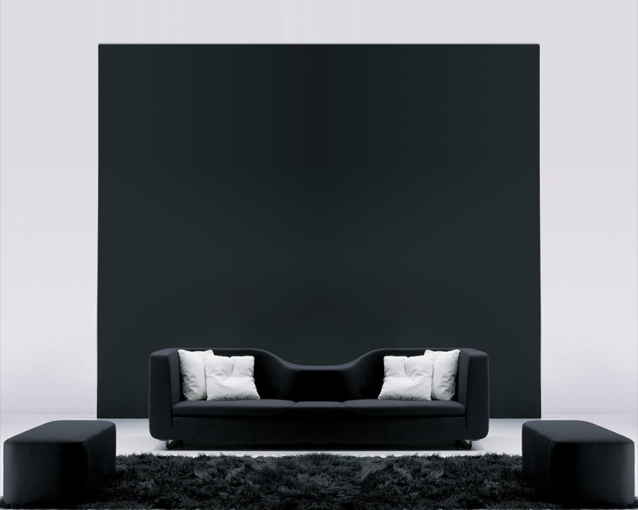 Картина на черном фоне в интерьере
