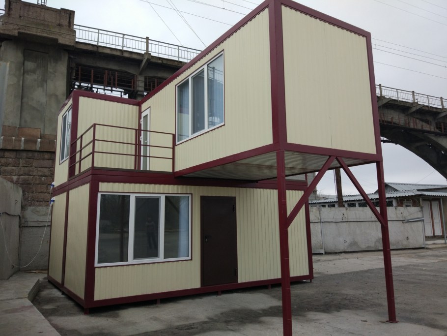 Двухэтажная бытовка для дачи