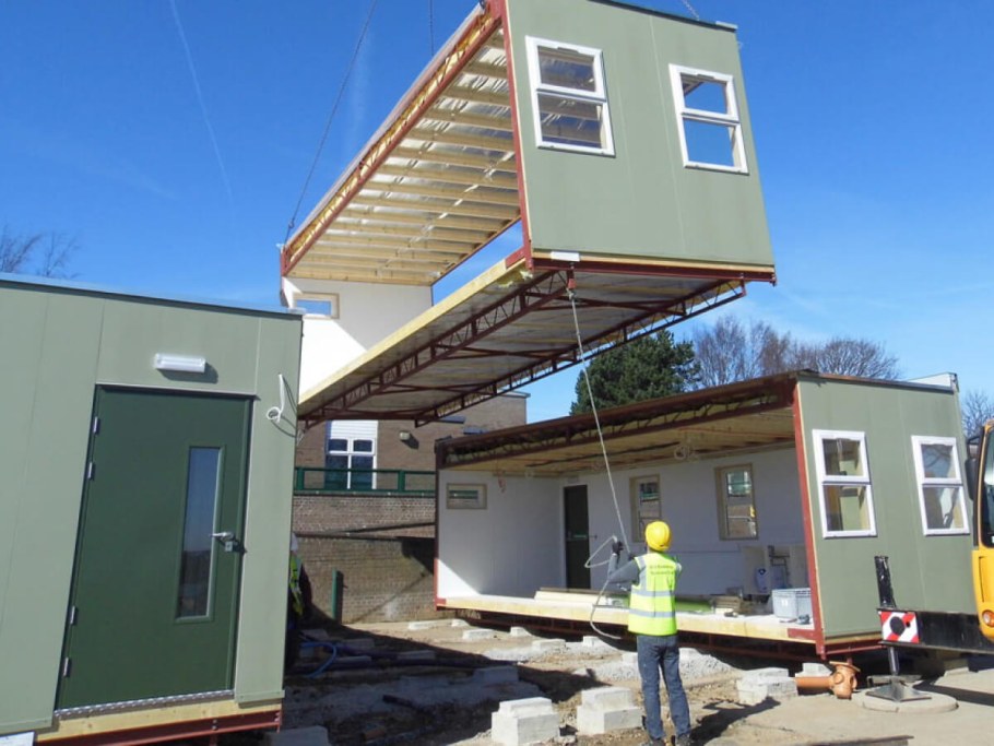 Стильный домик из бытовки