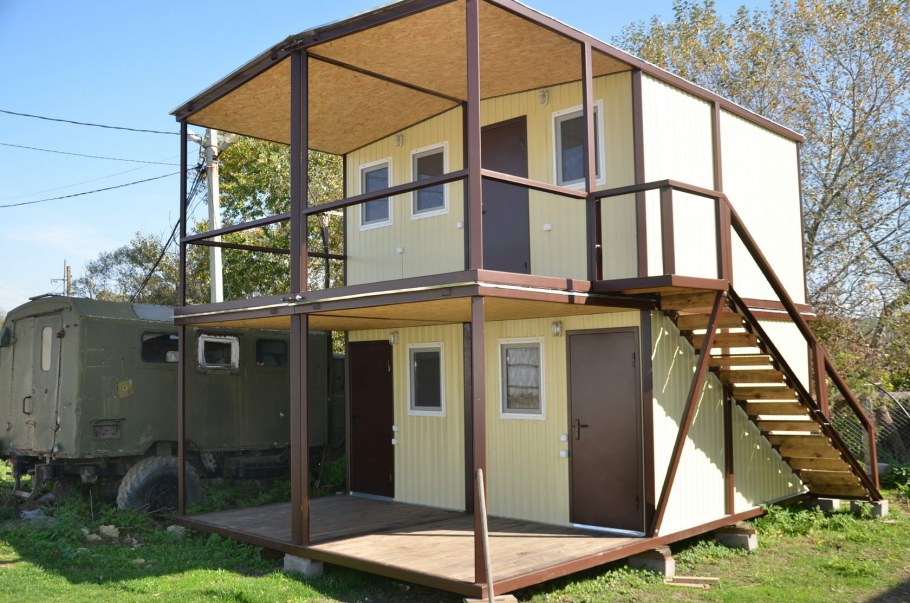 Дом из бытовок