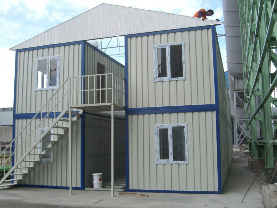 Дом из бытовок двухэтажный