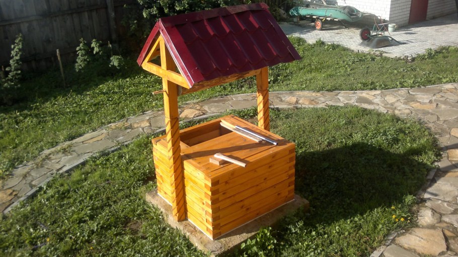 Красивые колодцы из дерева