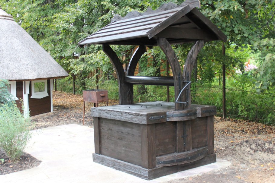 Домик для колодца