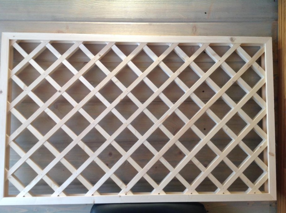 Решетка деревянная большая 680*300 рв2