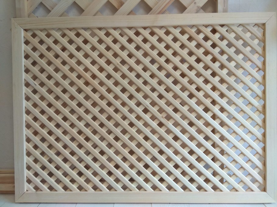 Решетка деревянная декоративная