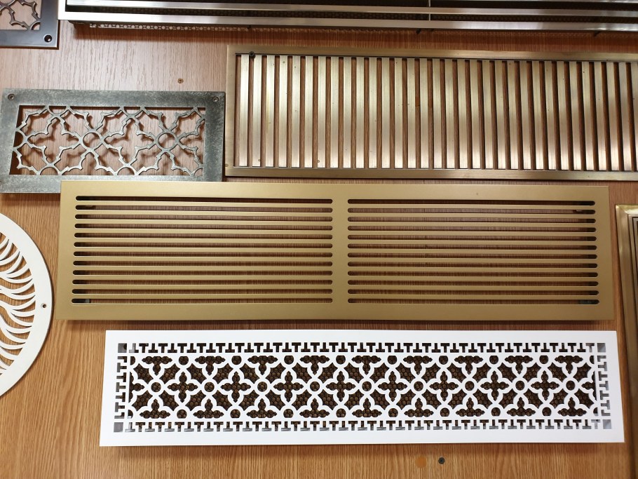 Деревянная решеткачетырехстрочная для дачи