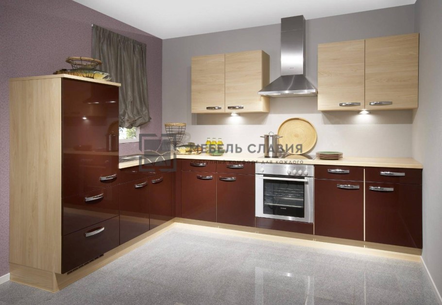 Кухонный гарнитур коричневый