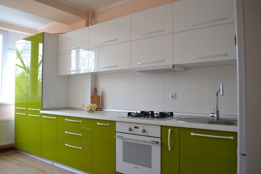 Кухонный гарнитур зеленый с белым