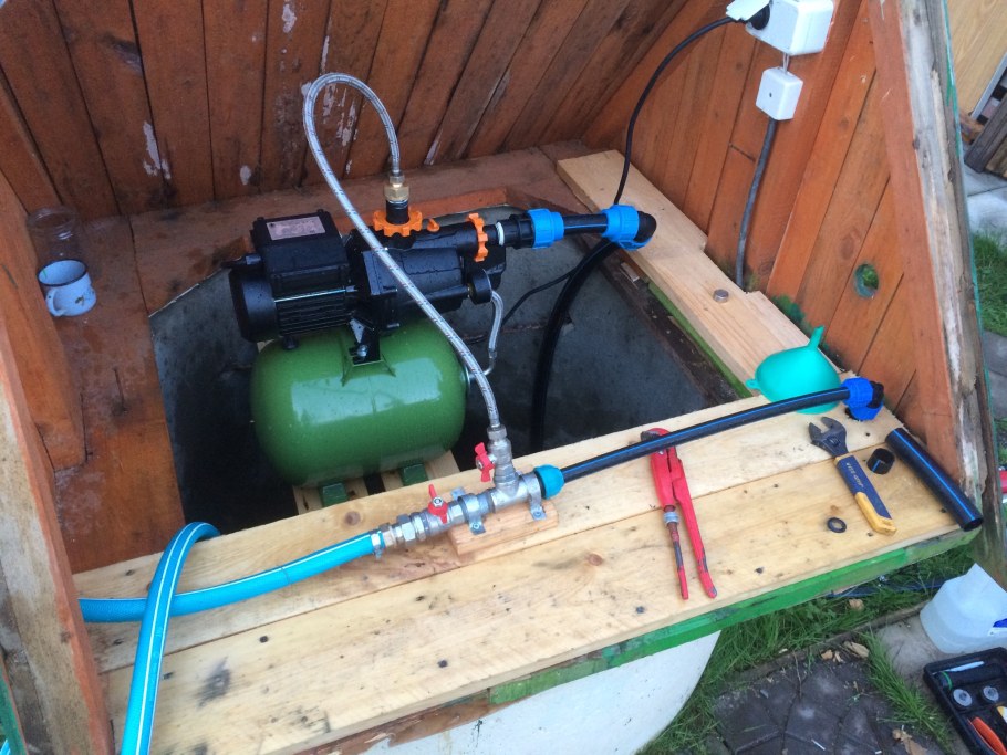 Насосная станция для колодца на даче