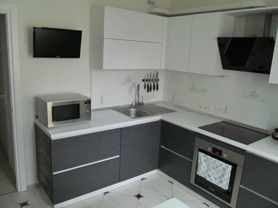 Маленькие кухни в темных тонах